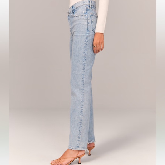 Abercrombie The 90s Straight Ultra High Rise Jeans (Curve Love) - Picture 3 of 10